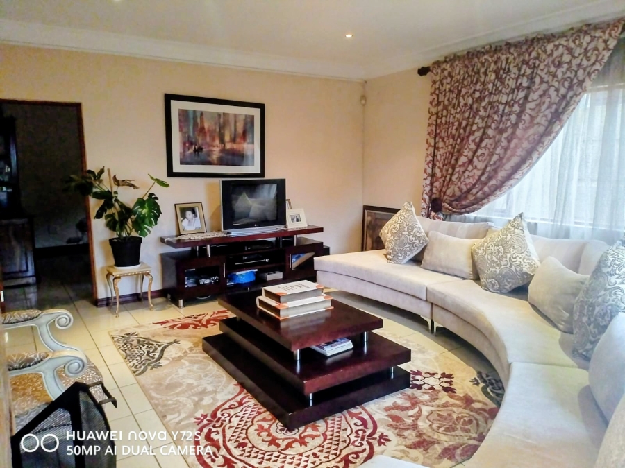 3 Bedroom Property for Sale in Kosmos Ridge North West